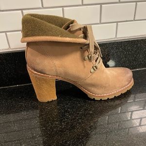 Tan UGG heeled fleece lined boots size 9.5